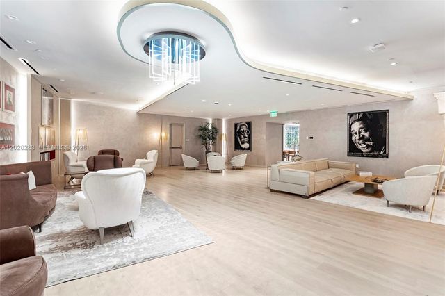 1000 Brickell Plz 4014, Miami, FL 33131