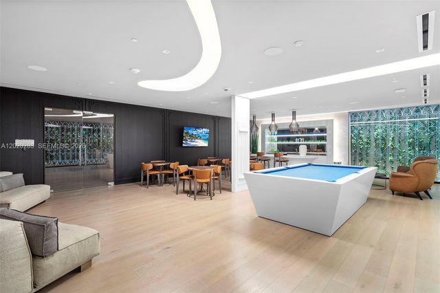 1000 Brickell Plz 4014, Miami, FL 33131