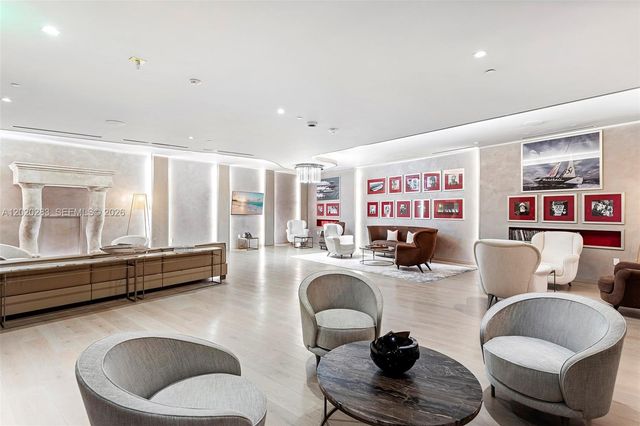 1000 Brickell Plz 4014, Miami, FL 33131
