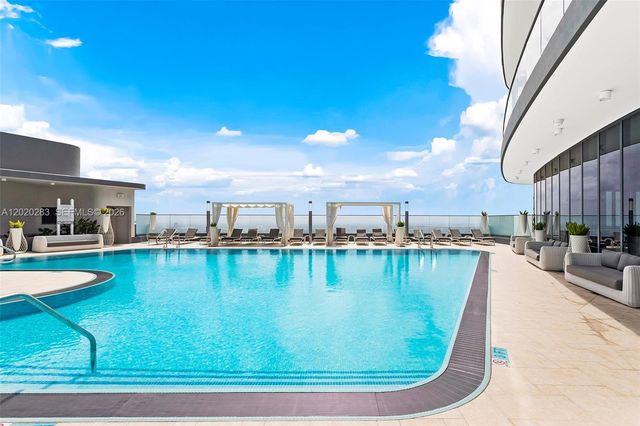 1000 Brickell Plz 4014, Miami, FL 33131