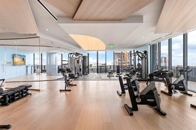 1000 Brickell Plz 4014, Miami, FL 33131