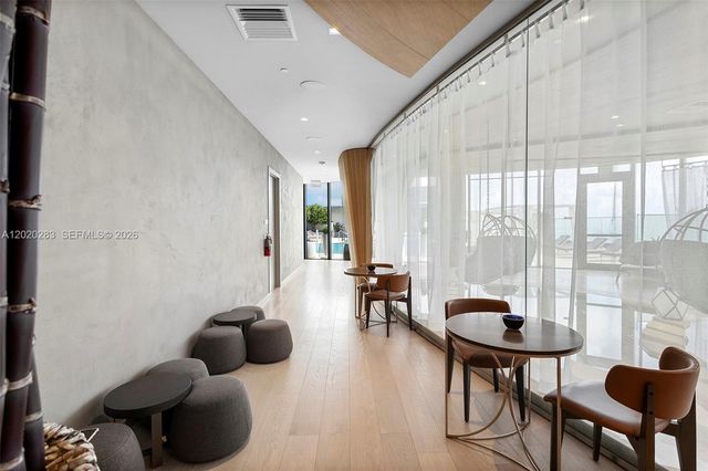 1000 Brickell Plz 4014, Miami, FL 33131