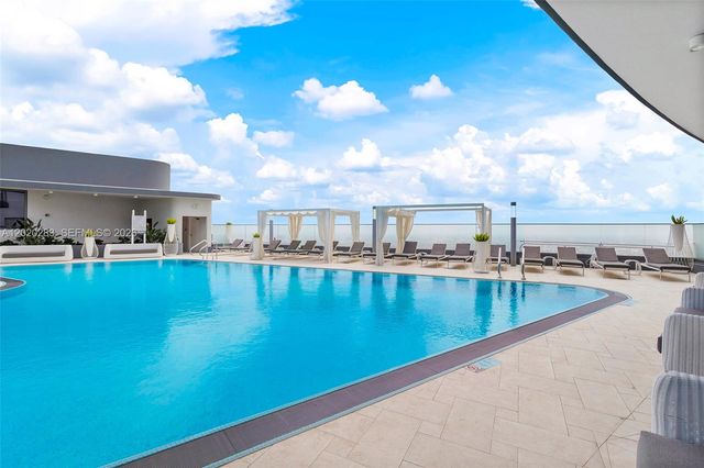 1000 Brickell Plz 4014, Miami, FL 33131