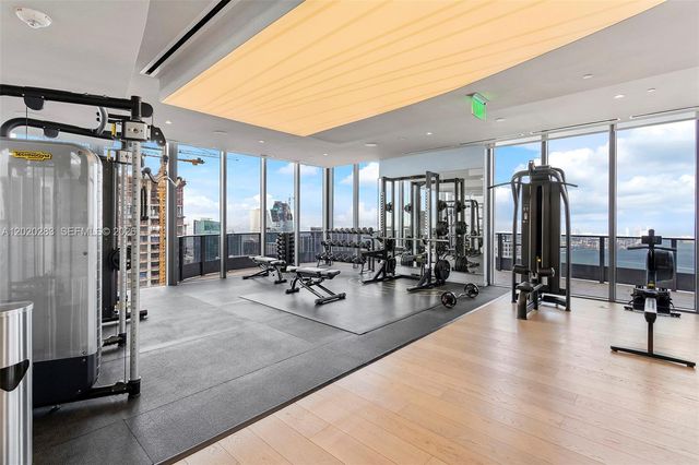 1000 Brickell Plz 4014, Miami, FL 33131