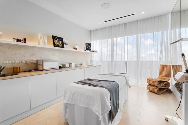 1000 Brickell Plz 4014, Miami, FL 33131