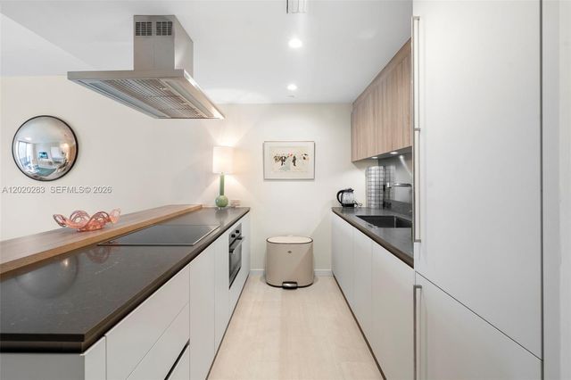 1000 Brickell Plz 4014, Miami, FL 33131