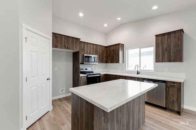 2461 W Red Jasper Dr, Kuna, ID 83634