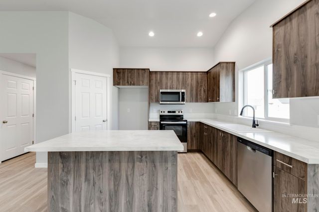 2461 W Red Jasper Dr, Kuna, ID 83634