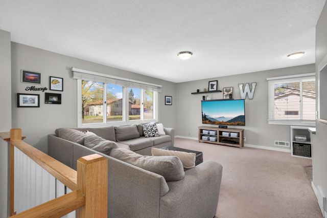 2600 E 121st Street, Burnsville, MN 55337