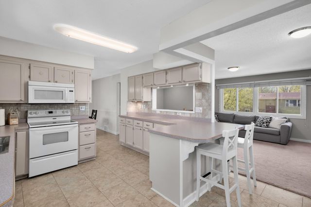 2600 E 121st Street, Burnsville, MN 55337