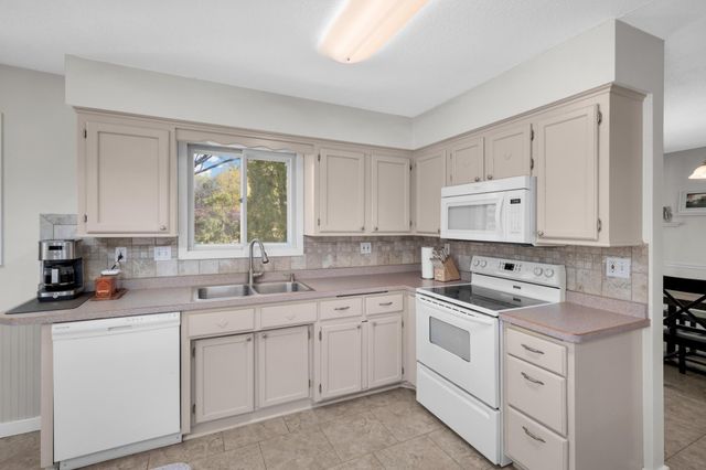 2600 E 121st Street, Burnsville, MN 55337