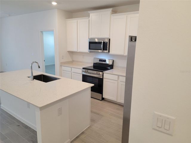 4462 NW 14 LOOP, Ocala, FL 34482