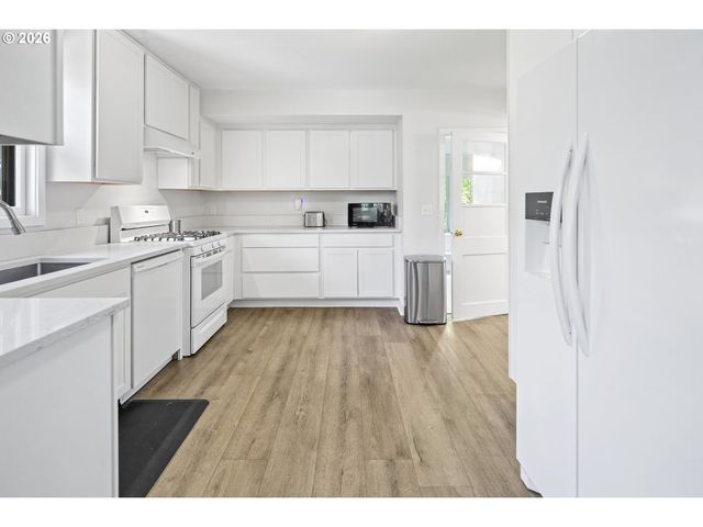 3044 Se 9TH Ave, Portland, OR 97202
