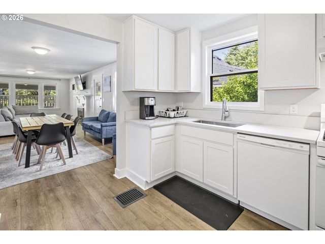 3044 Se 9TH Ave, Portland, OR 97202