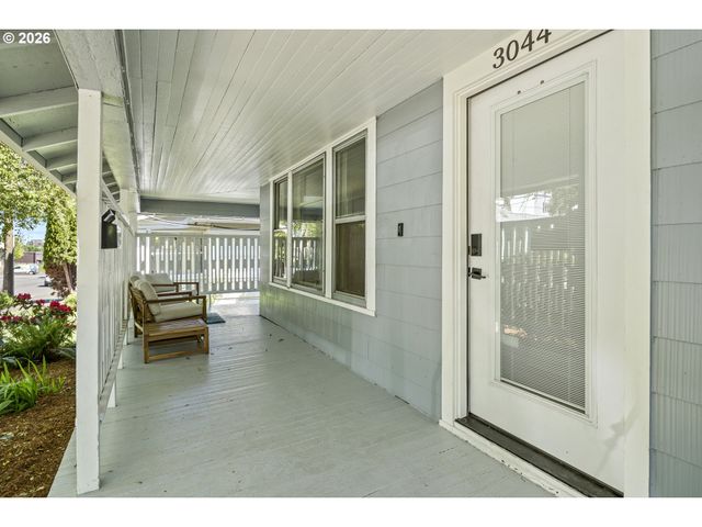 3044 Se 9TH Ave, Portland, OR 97202