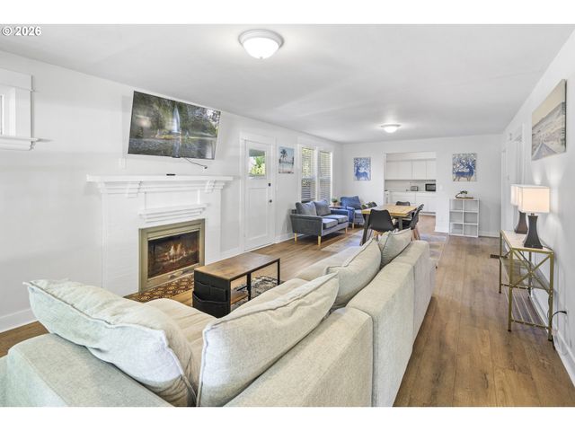 3044 Se 9TH Ave, Portland, OR 97202