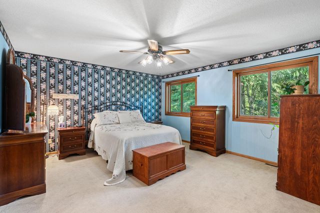 1320 Griffin Avenue, Mahtomedi, MN 55115