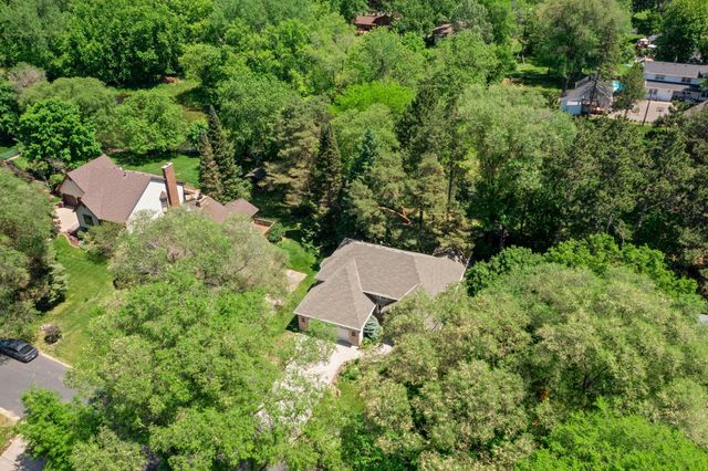 1320 Griffin Avenue, Mahtomedi, MN 55115