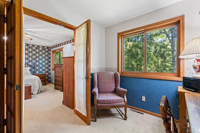 1320 Griffin Avenue, Mahtomedi, MN 55115