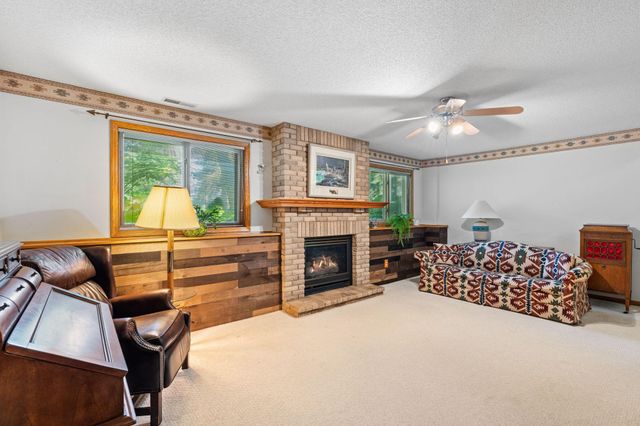 1320 Griffin Avenue, Mahtomedi, MN 55115