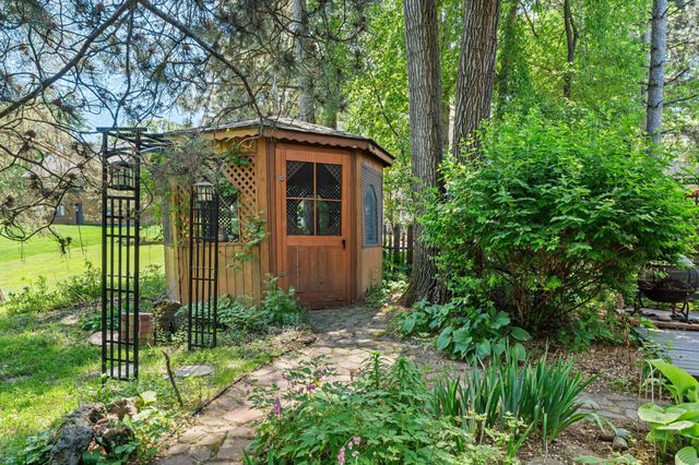 1320 Griffin Avenue, Mahtomedi, MN 55115