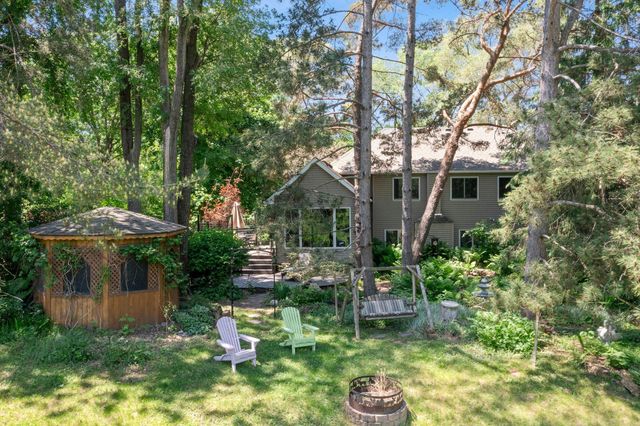 1320 Griffin Avenue, Mahtomedi, MN 55115