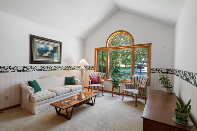 1320 Griffin Avenue, Mahtomedi, MN 55115