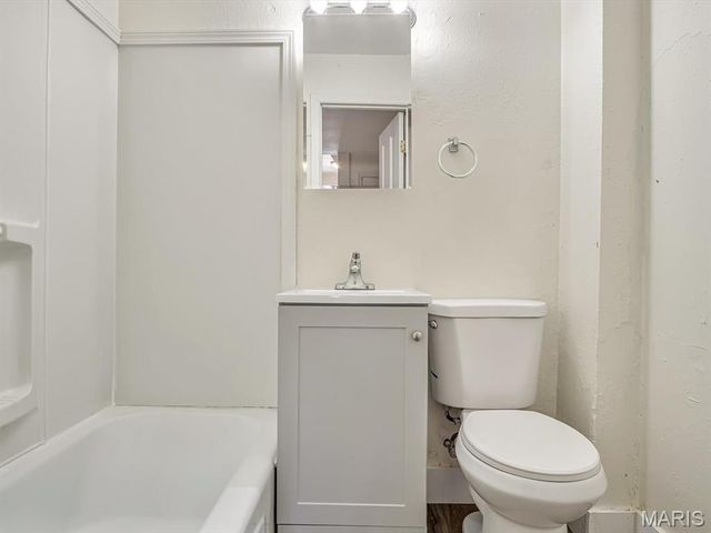 221 N 2nd Street, Belleville, IL 62220