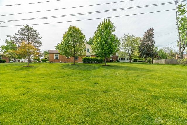 7013 Woodcroft Drive, Englewood, OH 45322