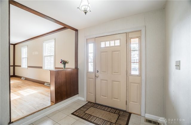 7013 Woodcroft Drive, Englewood, OH 45322