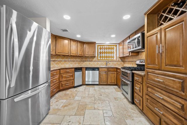 1375 Bullock Lane, Houston, TX 77055