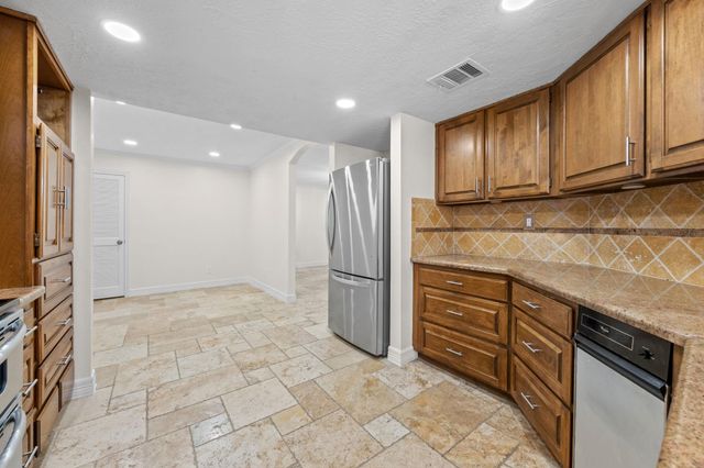 1375 Bullock Lane, Houston, TX 77055