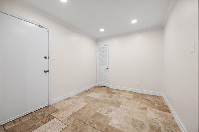 1375 Bullock Lane, Houston, TX 77055