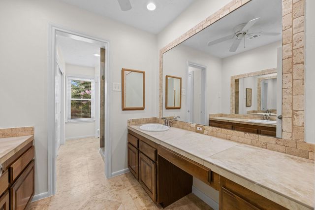 1375 Bullock Lane, Houston, TX 77055