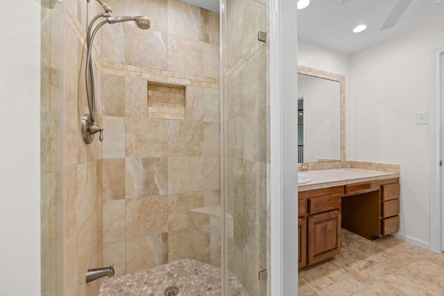 1375 Bullock Lane, Houston, TX 77055