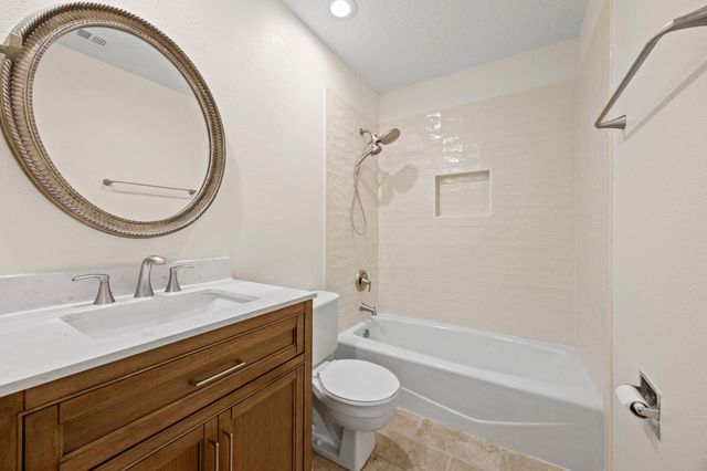 1375 Bullock Lane, Houston, TX 77055