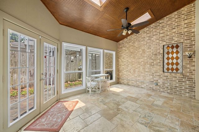 1375 Bullock Lane, Houston, TX 77055