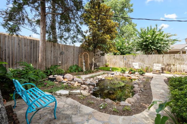1375 Bullock Lane, Houston, TX 77055