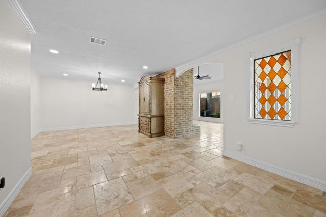 1375 Bullock Lane, Houston, TX 77055