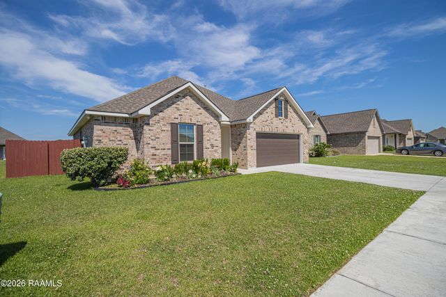 303 Tall Meadows Lane, Lafayette, LA 70506