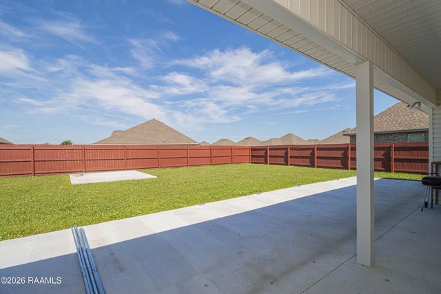 303 Tall Meadows Lane, Lafayette, LA 70506