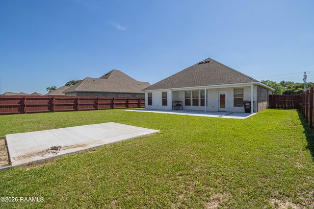 303 Tall Meadows Lane, Lafayette, LA 70506