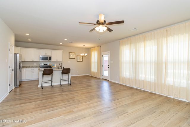 303 Tall Meadows Lane, Lafayette, LA 70506