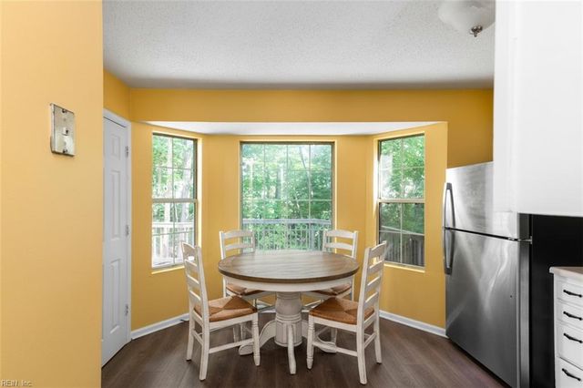 321 Windy Ridge LN, Newport News, VA 23602