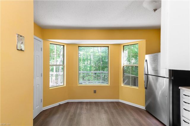 321 Windy Ridge LN, Newport News, VA 23602