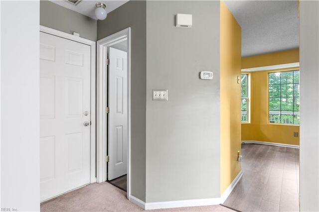 321 Windy Ridge LN, Newport News, VA 23602