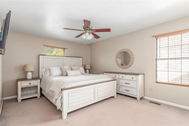 321 Windy Ridge LN, Newport News, VA 23602