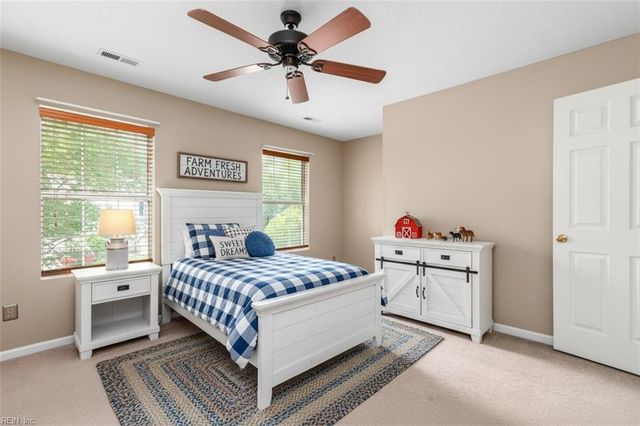 321 Windy Ridge LN, Newport News, VA 23602