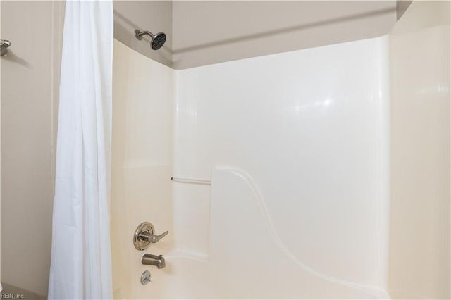 321 Windy Ridge LN, Newport News, VA 23602
