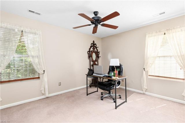 321 Windy Ridge LN, Newport News, VA 23602